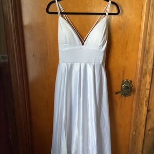 Elegant strappy V-neck dress